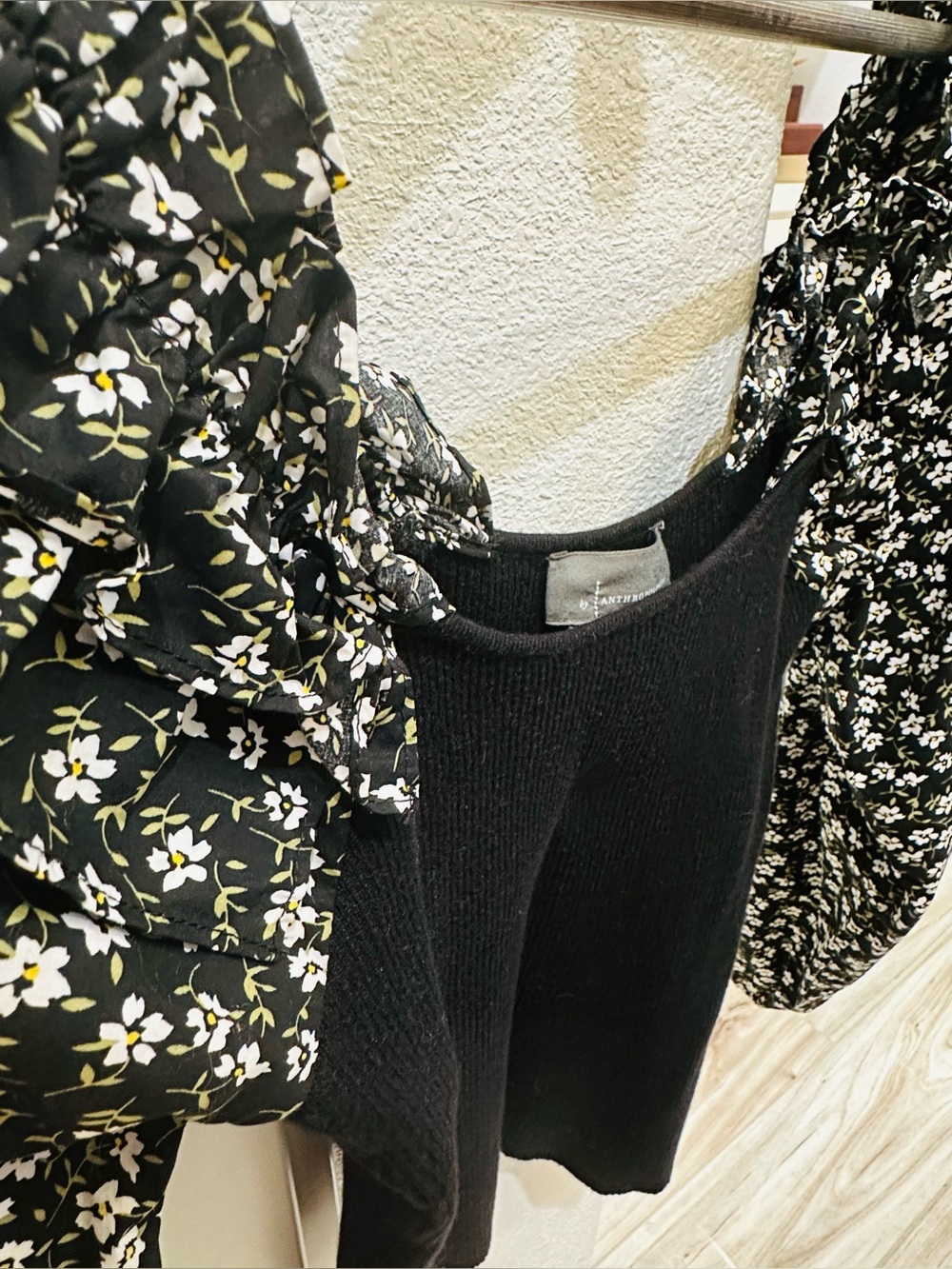 Anthropologie Black Knit Top with Floral Puff Sleeves Medium - Picture 4 of 7
